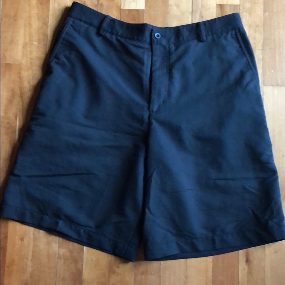 Men’s Nike Golf shorts size 34 black (never worn)